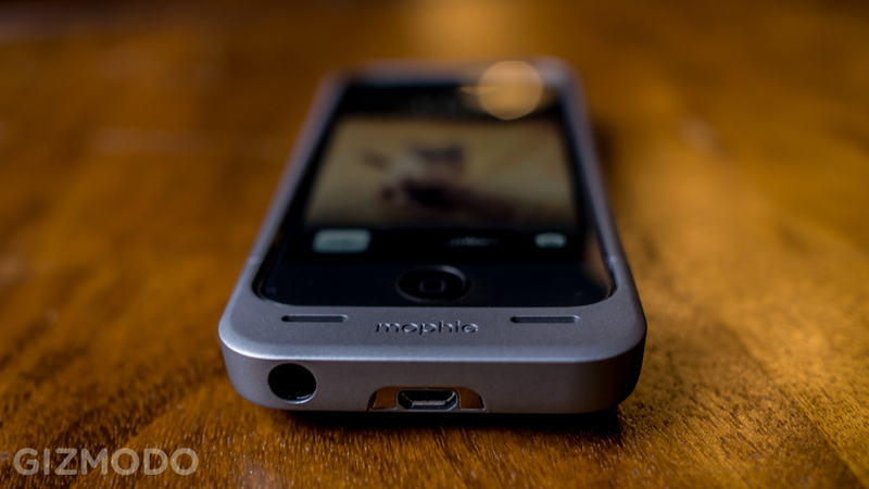 Illustration for article titled Mophie Juice Pack Helium for iPhone 5 Review: Wherein Juicing Is A Good Thing